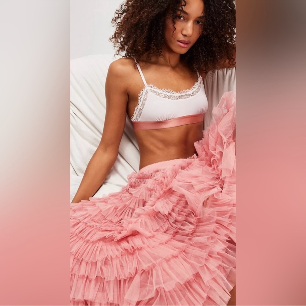 New! 🌸Free People  In Time Scoop Lace Trim  Bralette size Small🌸